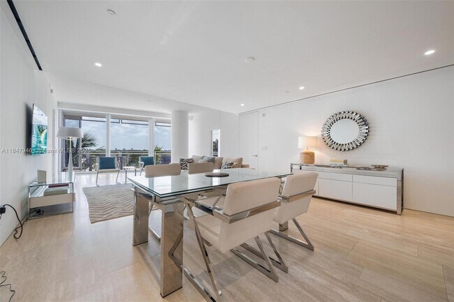 Foto del edificio - 9001 Collins Ave