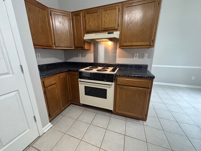 Foto del edificio - 2573 Laurelcrest Dr
