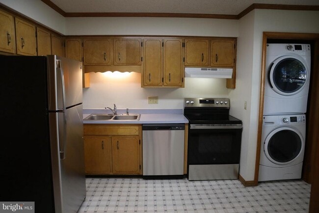 Building Photo - 903 Tamarac Dr