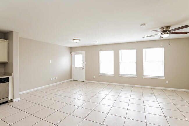 Building Photo - 4902 S Cancun