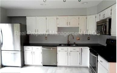 Building Photo - 6360 Tisbury Dr