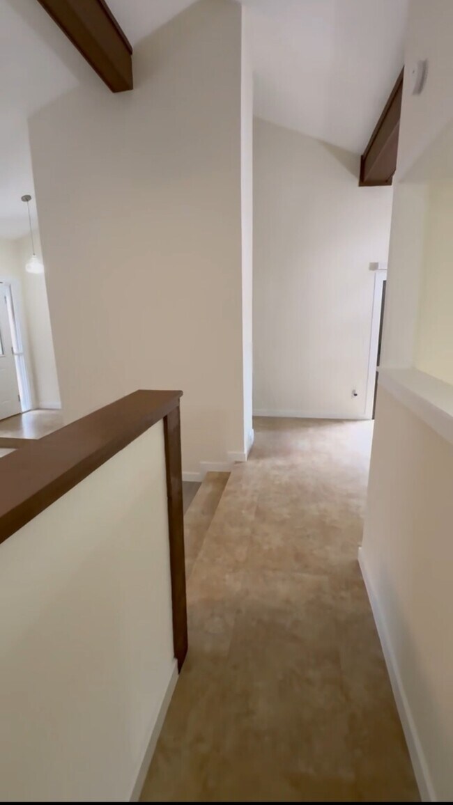Foto del edificio - 121 Springwind Way