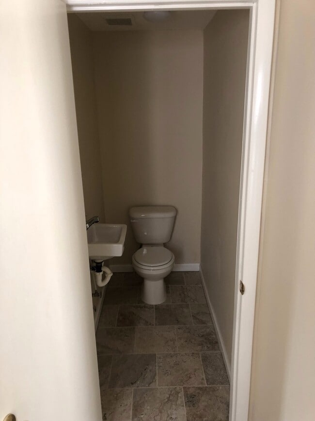 Photo - 639 N 12th St Apartment