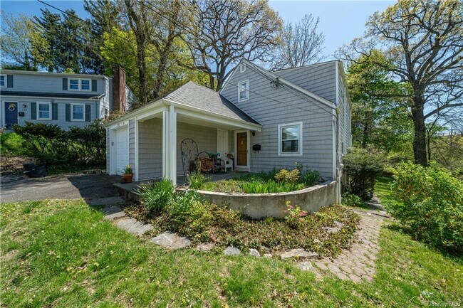 Building Photo - 121 Tappan Landing Rd
