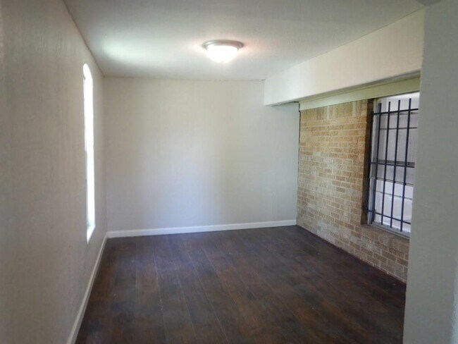 Building Photo - 419 Gammon Dr