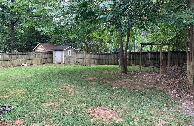 Foto del edificio - 2146 McClintock Rd