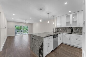 Building Photo - 7707 Camino Real