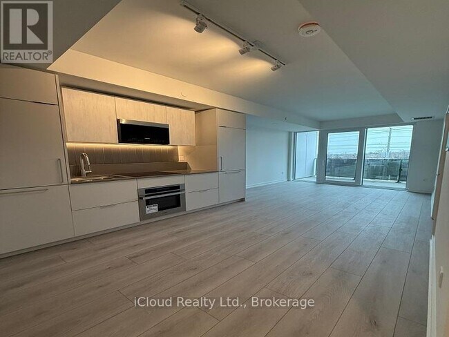 Photo du bâtiment - 1 Fairview Rd E