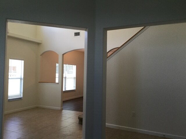 Building Photo - 10546 Willow Ridge Loop