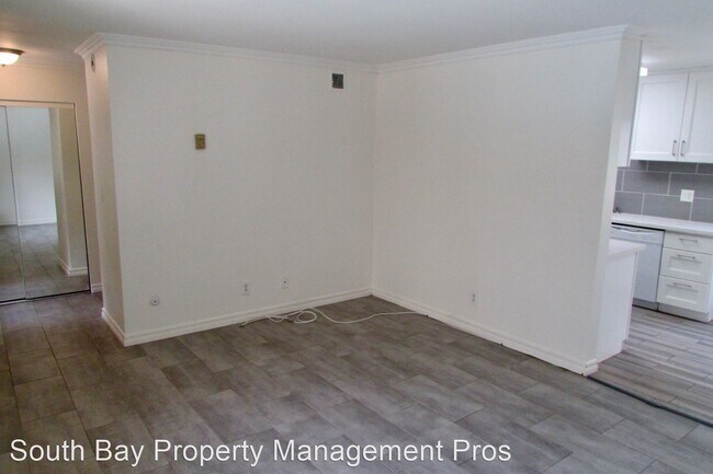 Building Photo - 8650 Belford Ave