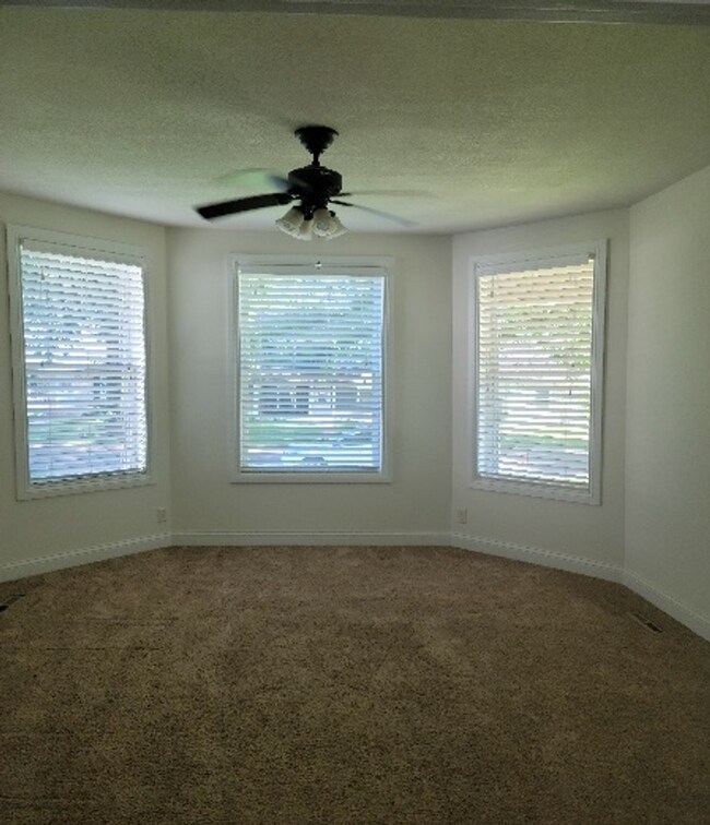 Foto del edificio - Beautiful Remodeled 1+ Bedroom