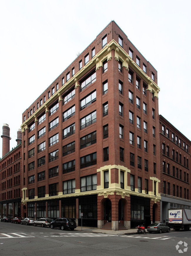Primary Photo - 121-123 Beach St