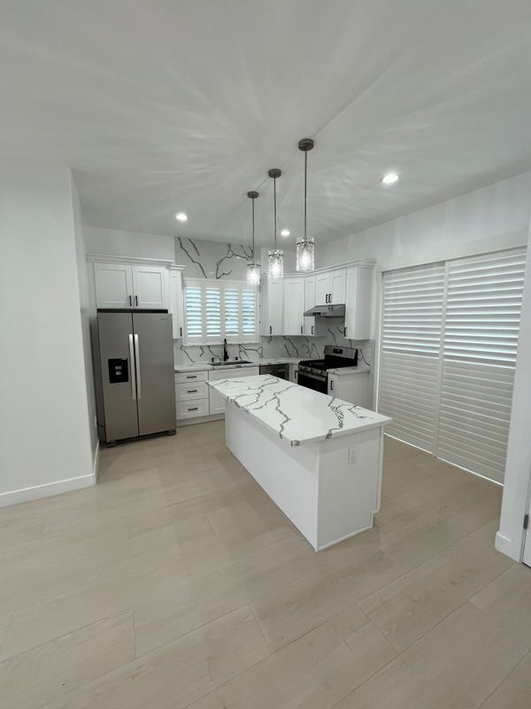 Foto del edificio - 8684 Oasis Ave