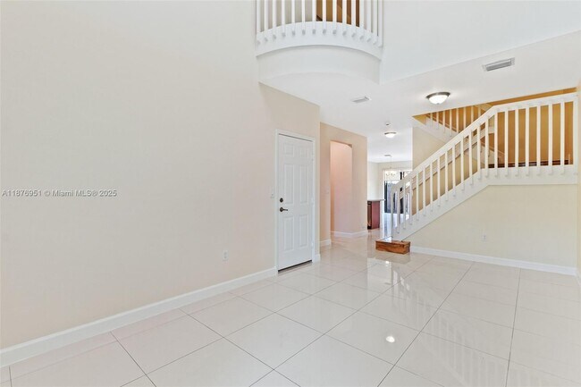 Foto del edificio - 5850 NW 104th Path