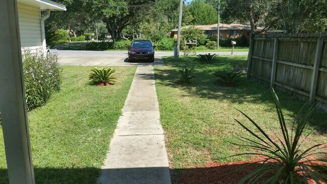 Foto del edificio - 1000 Pineview Blvd