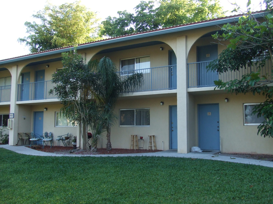 Primary Photo - 7641 NW 42nd Pl