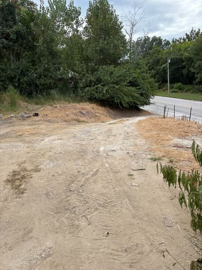 Foto del edificio - ROCKPORT, IL - Cottage on about 2 Acres In The Country - $298.37 MONTHLY / $999 DOWN