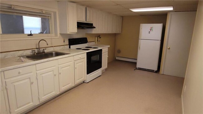 Building Photo - 210 Signorile Ln