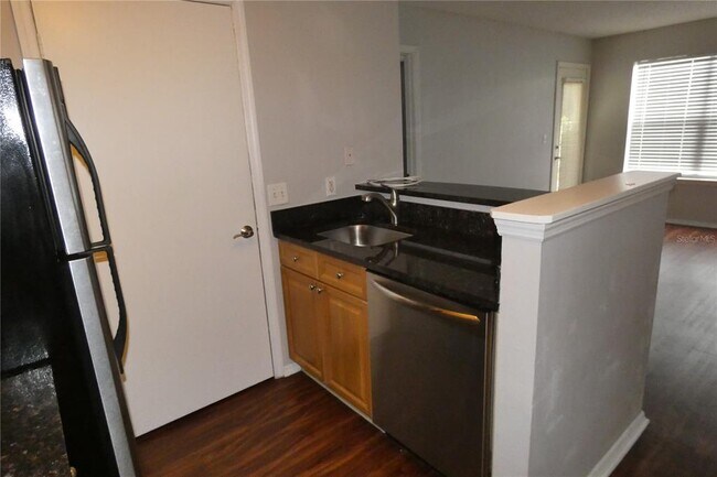 Foto del edificio - 11901 4th St N