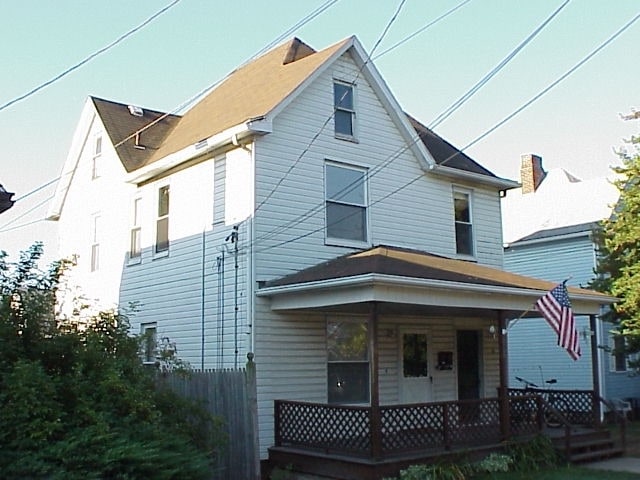 Building Photo - 327 W Brady St