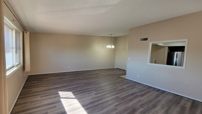 Building Photo - 2021 E Osborn Rd