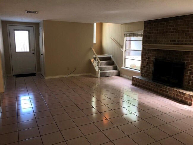 Building Photo - 1745 E Pine Lake Cir