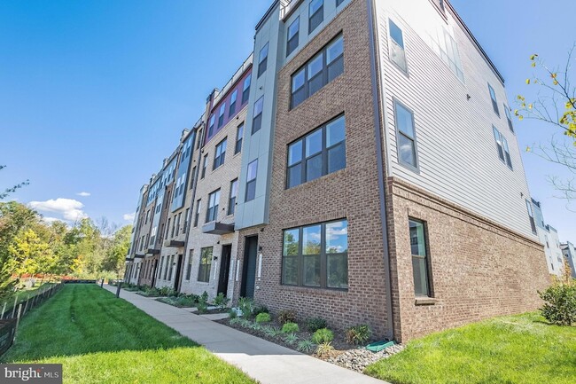 Building Photo - 44514 Wolfhound Sq