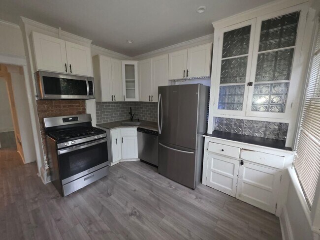 Building Photo - 45 Neptune Ave