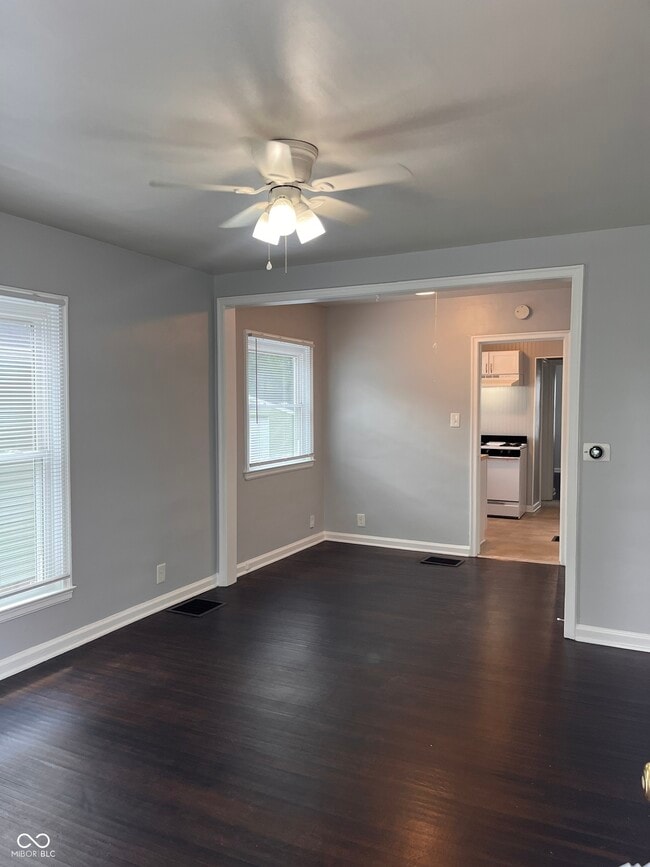 Foto del edificio - 4842 Hillside Ave