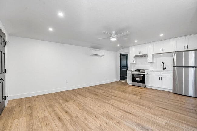 Building Photo - Newly Remodeled JADU for Rent – Modern & Private