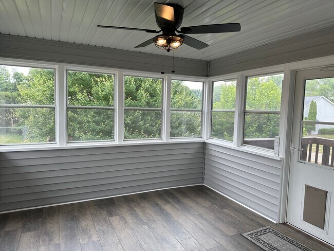 Building Photo - 2270 Balsam Ct