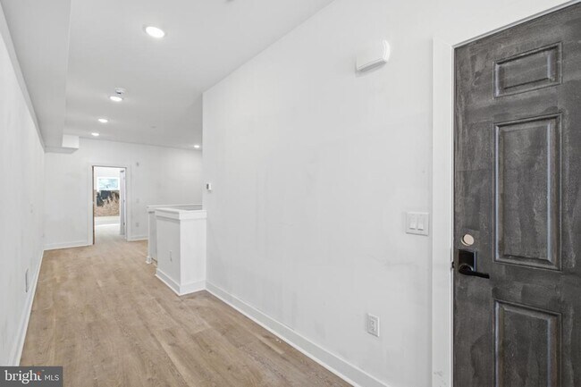 Foto del edificio - 669 N 39th St