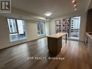Building Photo - 38-638 Simcoe Promenade