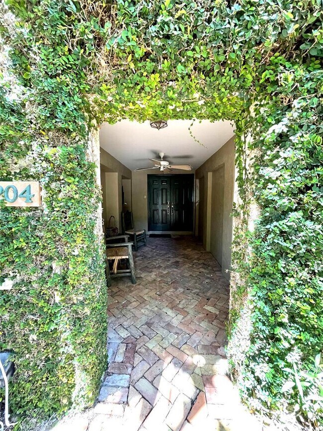 Foto del edificio - 6204 Paradise Point Dr
