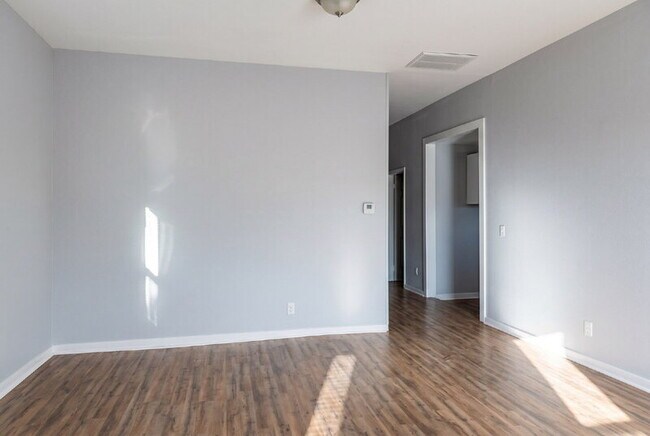 Foto del edificio - 663 Williams St