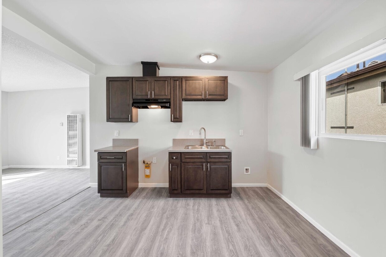 Primary Photo - 626 W 54th St
