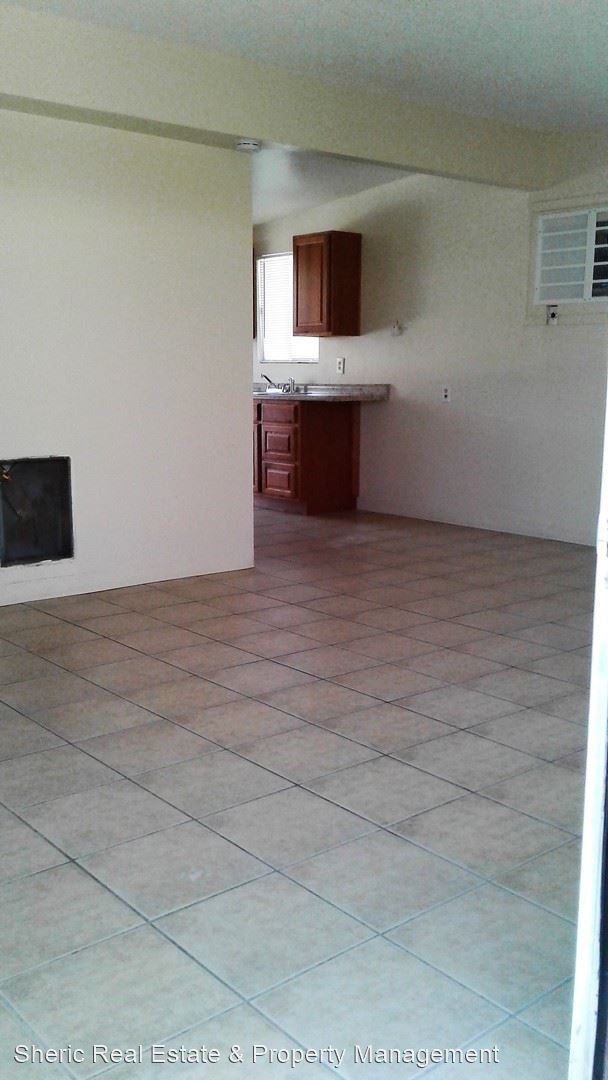Building Photo - 2 br, 1 bath House - 6568 Sahara Ave