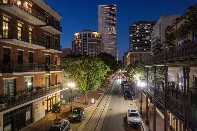 Foto del edificio - 731 Saint Charles Ave