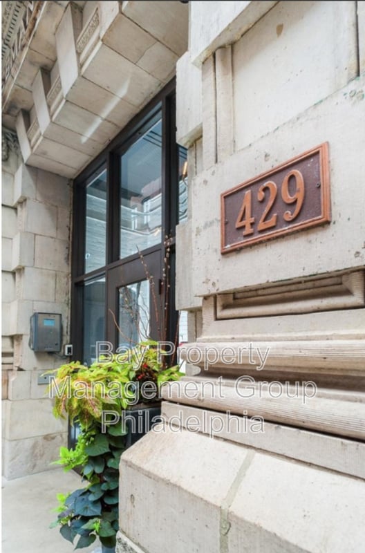 Building Photo - 429 N 13th St