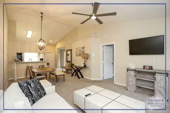 Building Photo - ***NORTH NAPLES***FURNISHED ANNUAL ***GREA...