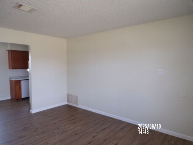 Building Photo - 4210 SW Summit Ave