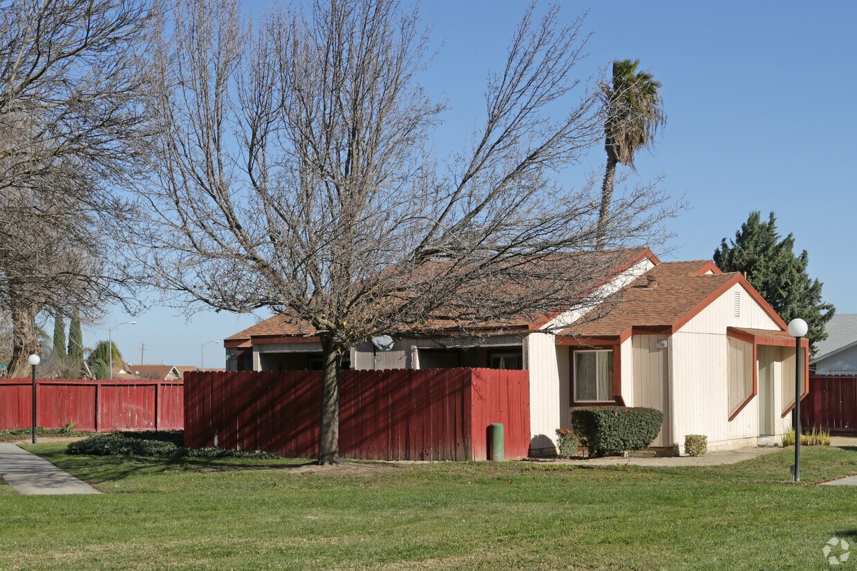 Foto principal - Mendota Gardens Apartments