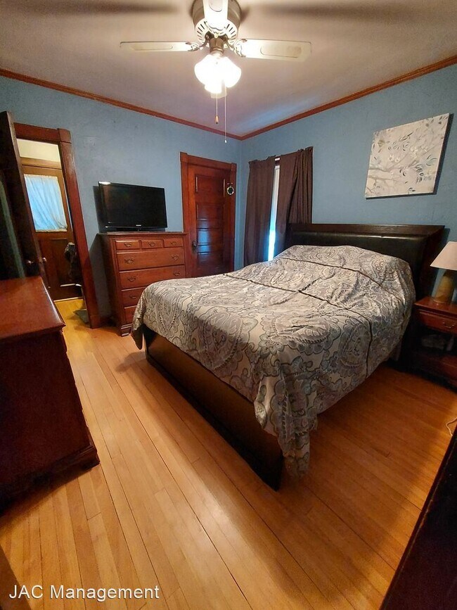 Foto del edificio - 2 br, 1 bath House - 1131 Crooks St.