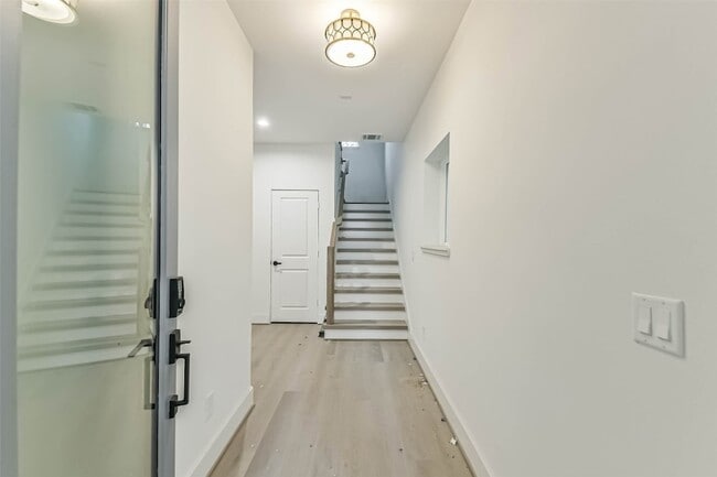 Photo - 7709 Earl Rudder Wy House