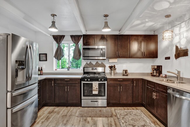 Stainless Steel Appliances - 11142 Mausel St