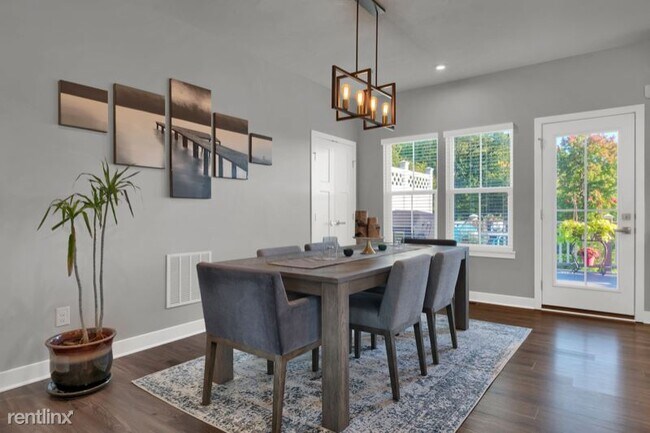 Building Photo - 3 br, 2.5 bath Townhome - 110 Curtis Court