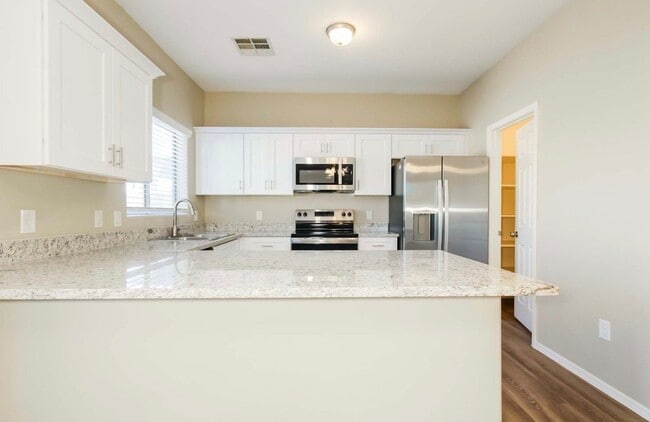 Foto del edificio - 5622 S 11th Pl