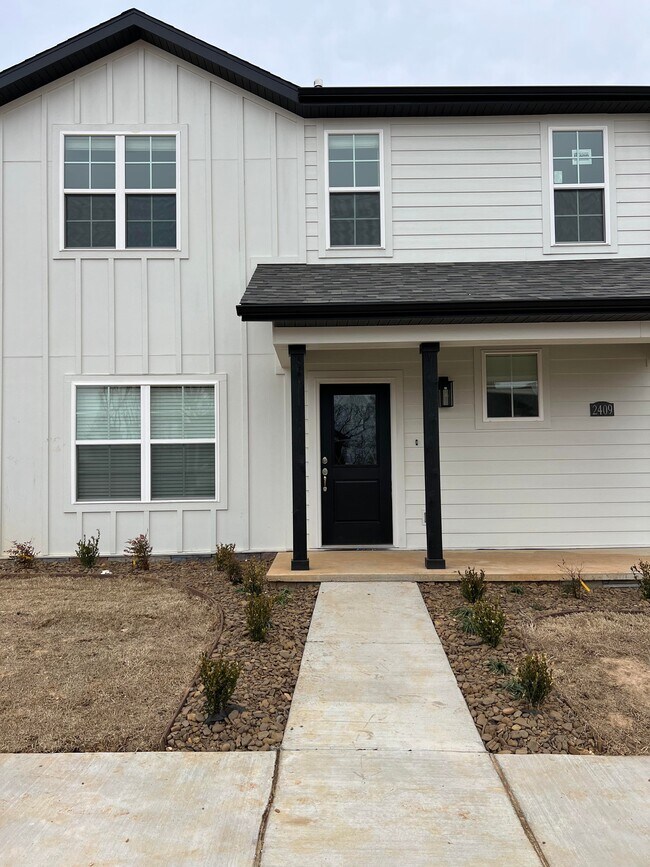 Foto del edificio - 2409 SW Poppy St