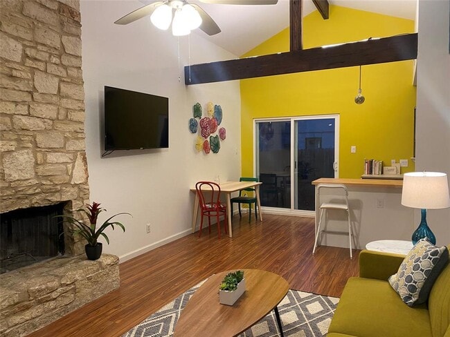 Building Photo - 5405 Brompton Cir