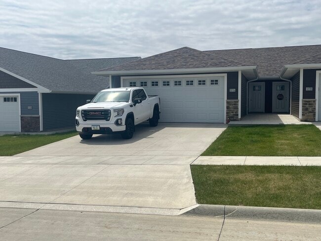 Building Photo - 317 Post Oak Dr